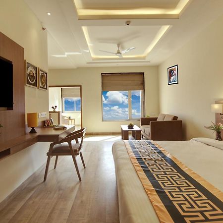 Airport Hotel Claytone New Delhi Exteriör bild