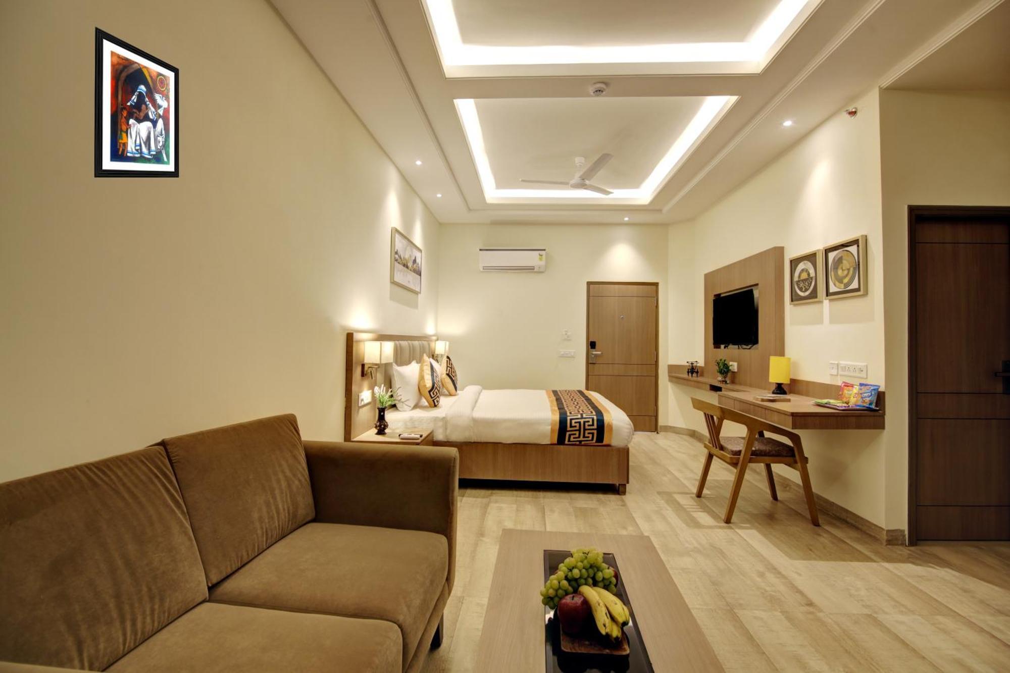 Airport Hotel Claytone New Delhi Exteriör bild