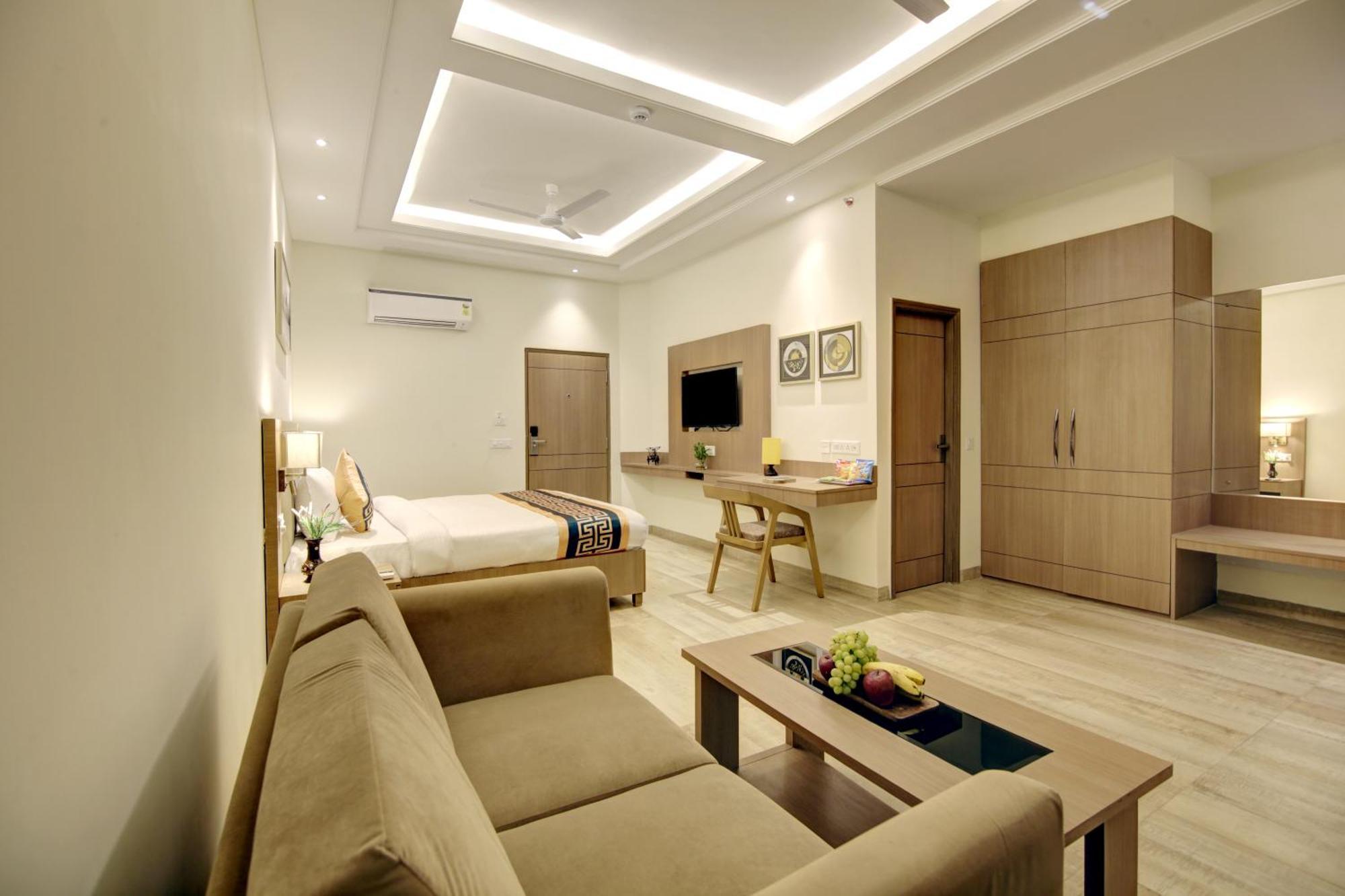 Airport Hotel Claytone New Delhi Exteriör bild